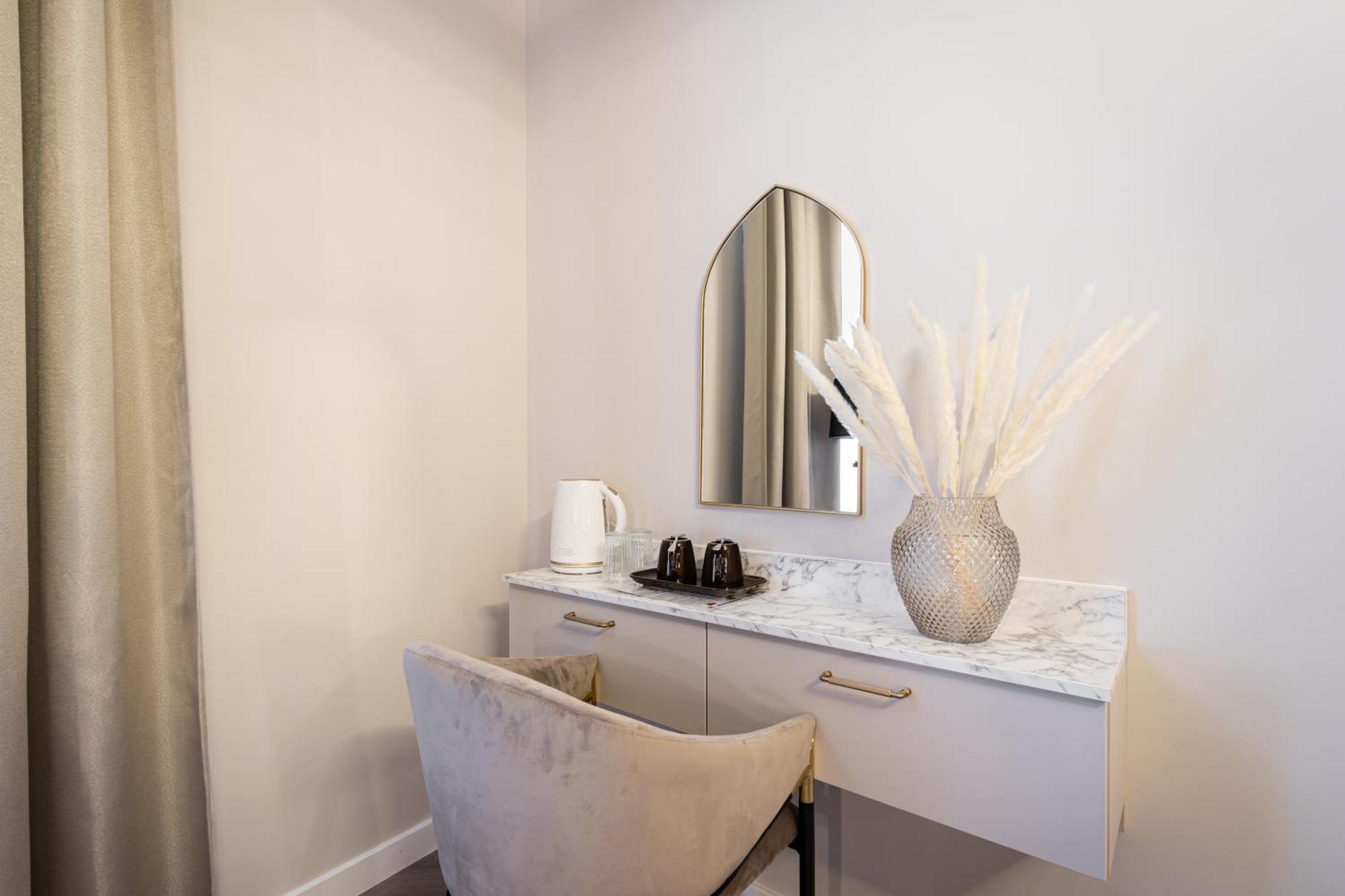 Timeless Boutique Suites By Bqa Boedapest Buitenkant foto